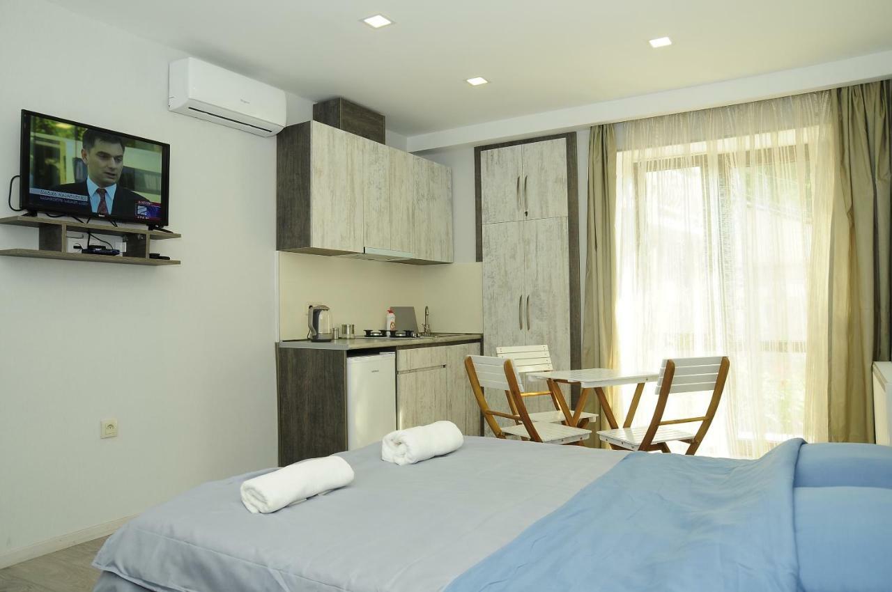 Borjomi Apartments Apart Hotel ภายนอก รูปภาพ