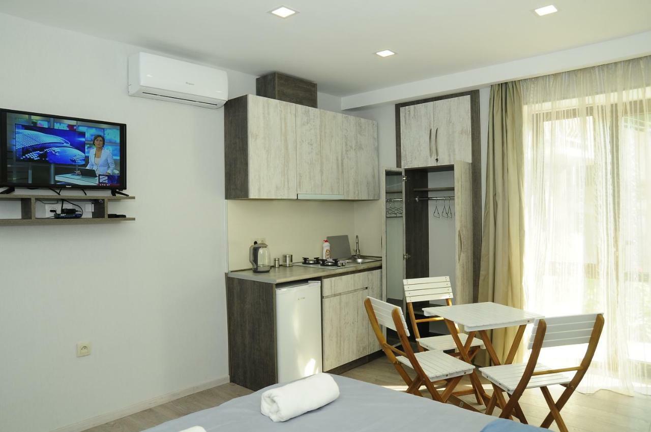 Borjomi Apartments Apart Hotel ภายนอก รูปภาพ