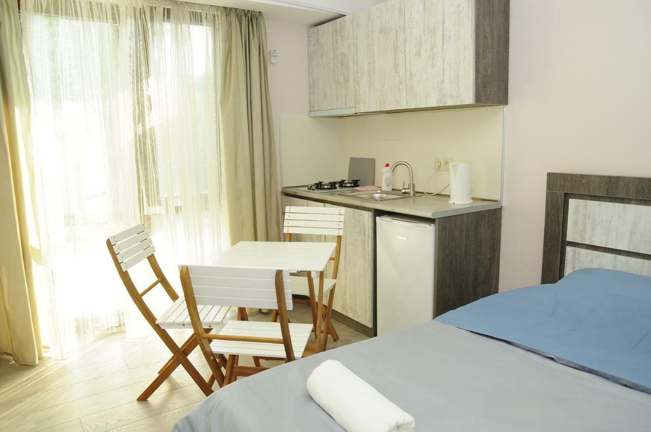 Borjomi Apartments Apart Hotel ภายนอก รูปภาพ