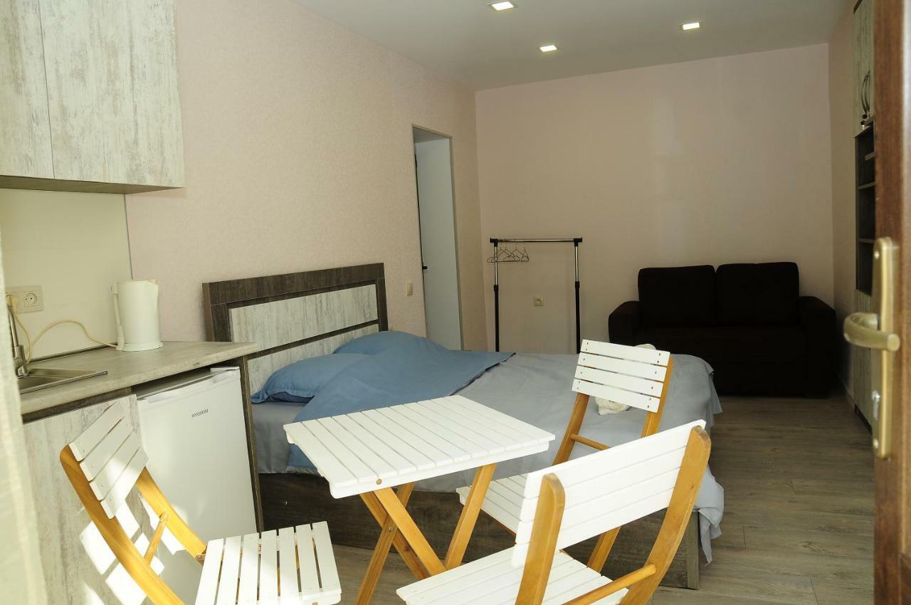 Borjomi Apartments Apart Hotel ภายนอก รูปภาพ