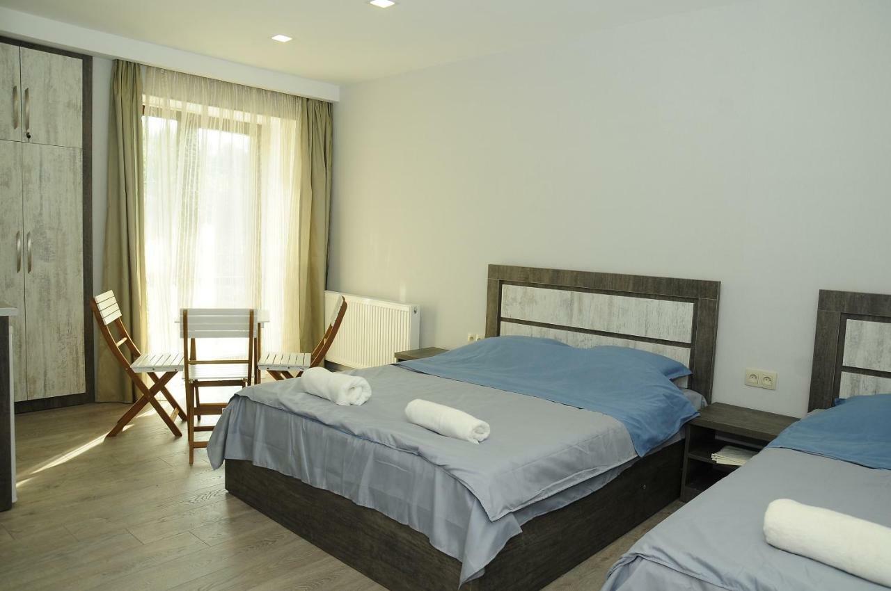 Borjomi Apartments Apart Hotel ภายนอก รูปภาพ