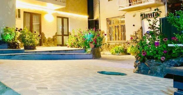 Borjomi Apartments Apart Hotel ภายนอก รูปภาพ
