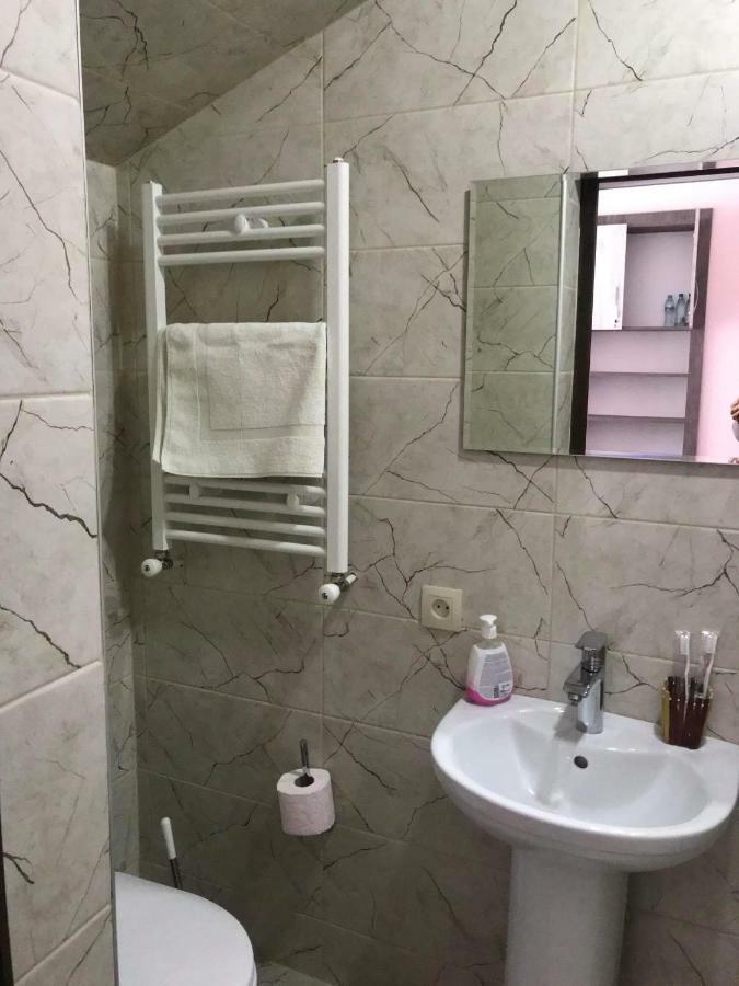 Borjomi Apartments Apart Hotel ภายนอก รูปภาพ